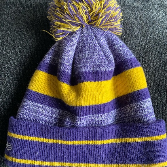 Men’s • Minnesota Vikings beanie - Picture 3 of 4